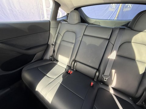 Tesla Model Y (Dual Motor) Long Range SUV 5dr Electric Auto 4WDE (384 bhp) 27