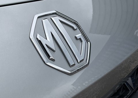 MG MG3 1.5 HYBRID+ TROPHY 4