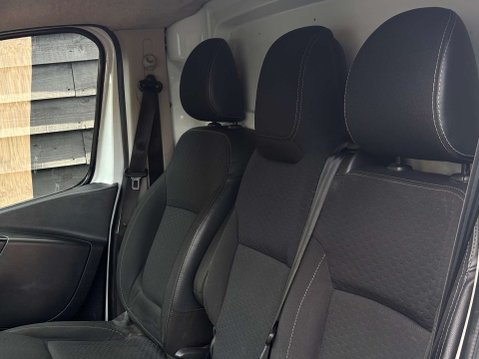 Vauxhall Vivaro 1.6 Vivaro 2900 Sportive CDTi 34