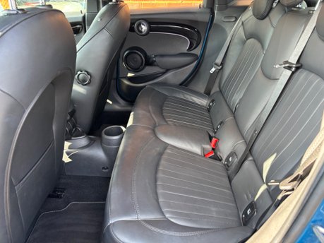 Mini Hatch 1.5 Cooper Exclusive Hatchback 5dr Petrol Steptronic Euro 6 (s/s) (136 ps) 12