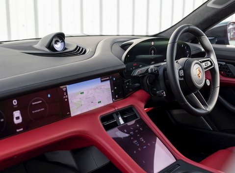 Porsche Taycan Turbo S 18