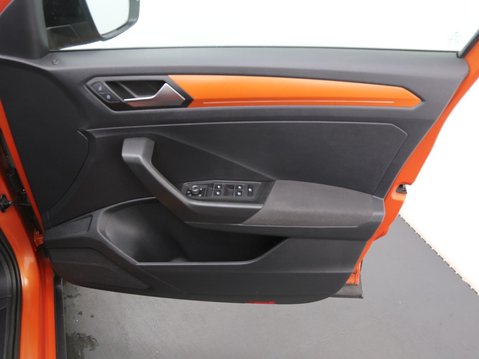 Volkswagen T-Roc 1.5 TSI EVO Design DSG Euro 6 (s/s) 5dr 19