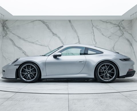 Porsche 911 GT3 Touring (992) 