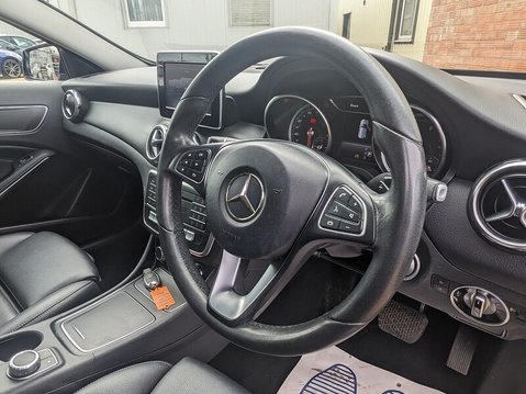 Mercedes-Benz GLA GLA200 SE 20