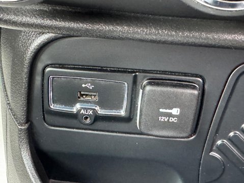 Jeep Renegade 1.4T MultiAirII Limited Euro 6 (s/s) 5dr 28