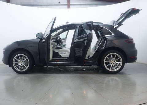 Porsche Macan 3.0 Macan S Semi-Auto 4WD 5dr 67