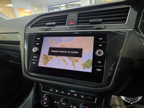 Volkswagen Tiguan 2.0 TDI SEL DSG Euro 6 (s/s) 5dr 38