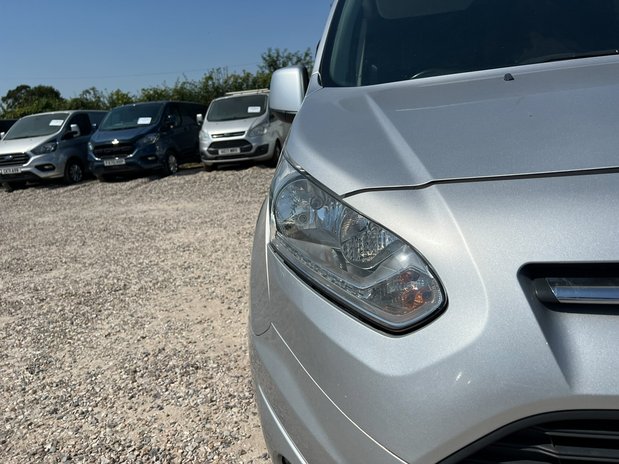 Ford Transit Connect AUTO SWB L1H1 Low Roof Limited Air Con Alloys Sensors EURO 6 NO VAT 22
