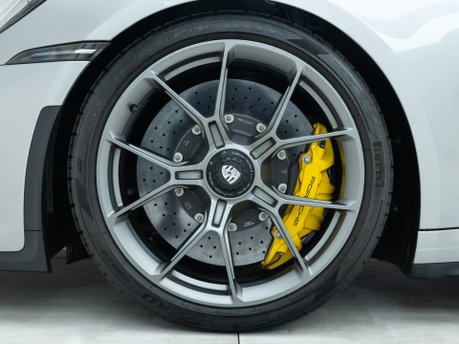 Porsche 911 GT3 Touring (992) 