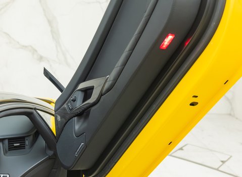 Lamborghini Aventador LP 700-4 ROADSTER 28