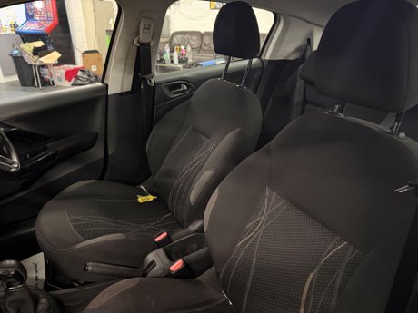 Peugeot 208 1.4 HDi Active Euro 5 5dr 29