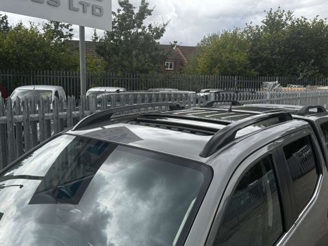 Nissan Navara 2.3 dCi N-Guard Pickup Double Cab 4dr Diesel Auto 4WD Euro 6 (190 ps) 36