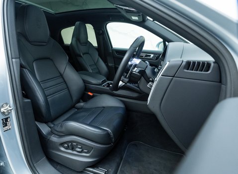 Porsche Cayenne E-Hybrid Coupe 14