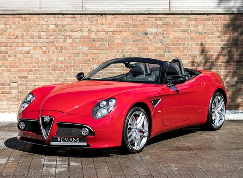 Alfa Romeo 8C Spider 8