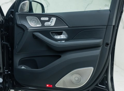 Mercedes-Benz GLS 600 Maybach 30