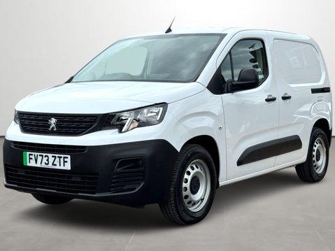 Peugeot Partner 800 100kW 50kWh Professional Premium + Van Auto 5