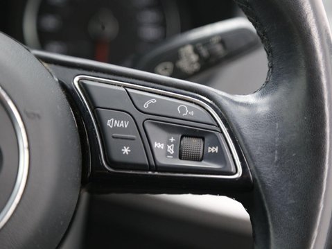 Audi Q2 1.0 TFSI 30 Technik Euro 6 (s/s) 5dr 12