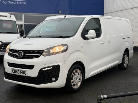 Vauxhall Vivaro 1.5 Turbo D 2900 Sportive L2 H1 Euro 6 (s/s) 5dr 9