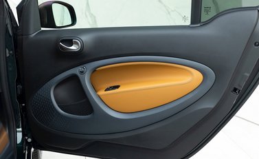 Smart Fortwo Coupe Racing Green Edition 24