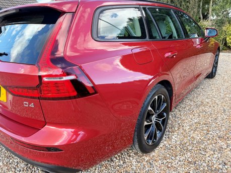 Volvo V60 2.0 D4 Momentum Pro Auto Euro 6 (s/s) 5dr 8
