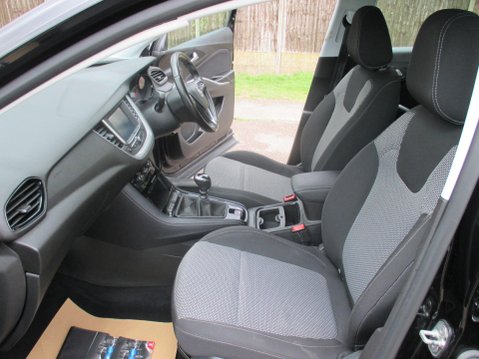 Vauxhall Grandland X 1.2 Turbo SE Euro 6 (s/s) 5dr 26