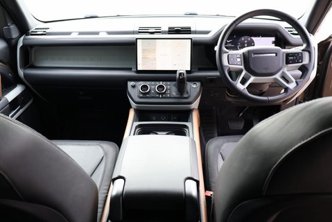 Land Rover Defender 110 D300 X-DYNAMIC HSE 7 SEATER  PRICE MATCH OFFER PREMIUM COLOUR  14