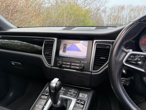 Porsche Macan 3.0 TD V6 S PDK 4WD Euro 6 (s/s) 5dr 9