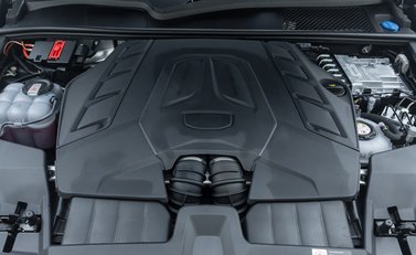 Porsche Cayenne TURBO E-HYBRID 38