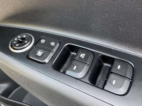 Hyundai i10 1.2 Premium SE Euro 6 5dr 31