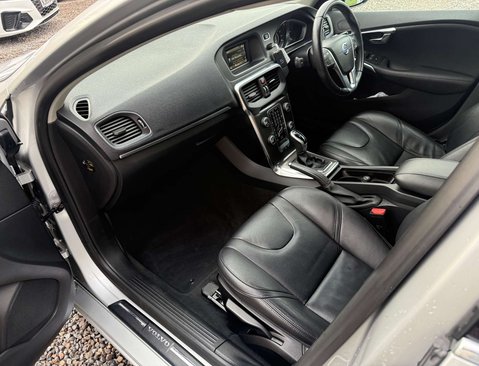 Volvo V40 1.6 V40 SE Luxury D2 Auto 5dr 18