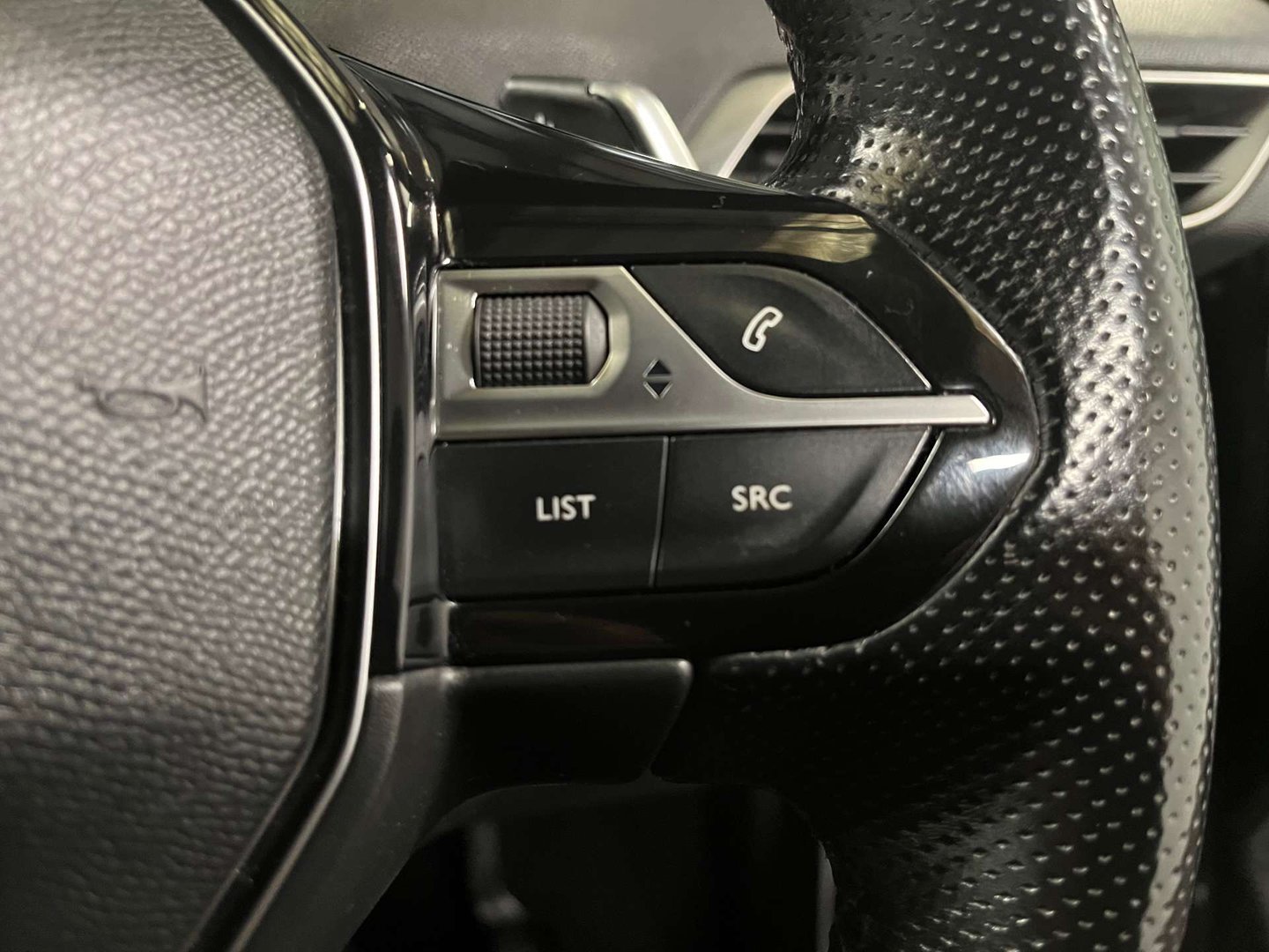 2019 Peugeot 3008 — image 12