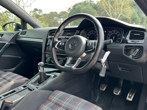 Volkswagen Golf 2.0 TSI GTI Performance Euro 6 (s/s) 3dr 5