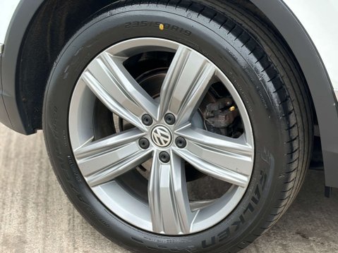 Volkswagen Tiguan 2.0 Tiguan SEL TDI BlueMotion Technology 4Motion Semi-Auto 4WD 5dr 11