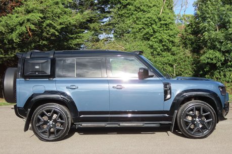 Land Rover Defender 3.0 D300 MHEV X-Dynamic HSE SUV 5dr Diesel Auto 4WD Euro 6 (s/s) (300 ps) 8