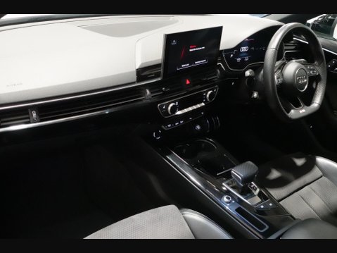 Audi A4 2.0 TFSI 40 Black Edition S Tronic Euro 6 (s/s) 4dr 34