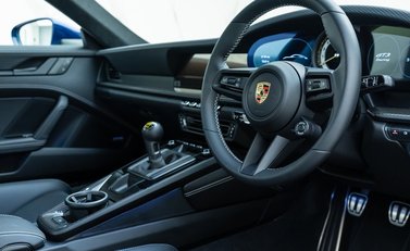 Porsche 911 GT3 Touring (992) 10