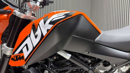 KTM Duke 2016 INCREDIBLY CLEAN LONG MOT ONLY 1K AKRAPOVIC 15