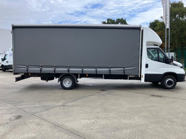 Iveco Daily Daily 72C18HA8 Hi-Matic Business Curtainsider 3