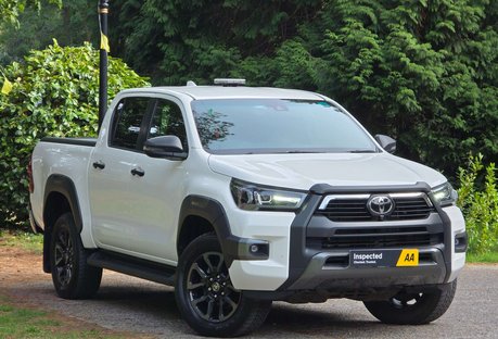 Toyota Hilux 2.8 HI-Luxury Invincible X D-4D 4WD Double Cab Auto 4WD 5dr