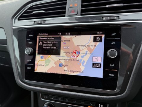 Volkswagen Tiguan R-LINE TECH TSI EVO DSG 17