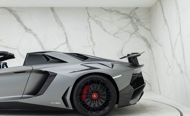 Lamborghini Aventador SV LP 750-4 Roadster 36