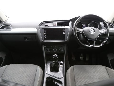 Volkswagen Tiguan 2.0 TDI Match Euro 6 (s/s) 5dr 9
