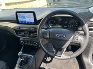 Ford Focus TITANIUM 1.0T EcoBoost 5dr 9