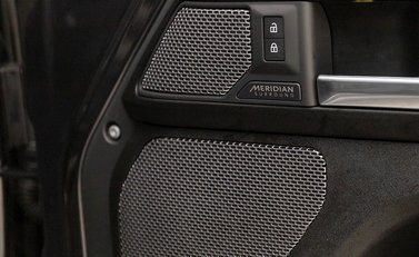 Land Rover Defender 90 V8 Carpathian Edition 18