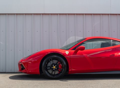 Ferrari 488 GTB 27