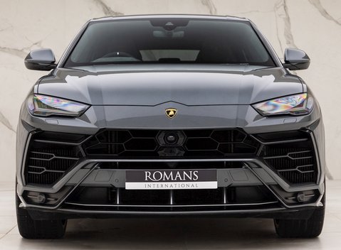 Lamborghini Urus 4