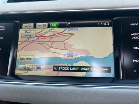 Land Rover Range Rover Sport 3.0 SD V6 HSE Dynamic Auto 4WD Euro 5 (s/s) 5dr 23