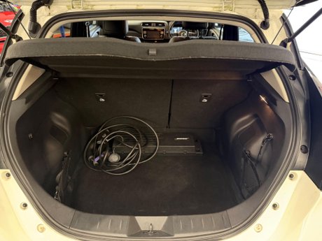 Nissan LEAF 40kWh Tekna Auto 5dr 27