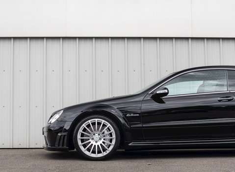 Mercedes-Benz CLK AMG Black Series 29
