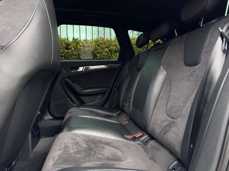 Audi RS4 4.2 RS 4 FSI Quattro Auto 4WD 5dr 60